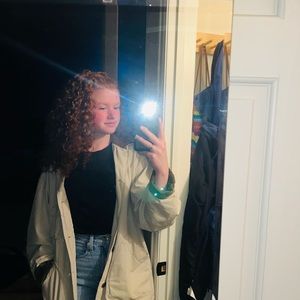 Meet your Posher, Ella